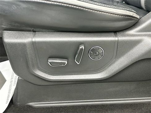 Used 2018 Ford F150 Platinum w/ Equipment Group 701A Luxury image 19