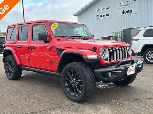 Used 2025 Jeep Wrangler Unlimited Sahara image 1