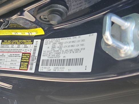 Used 2024 Toyota Sequoia Capstone AWD/4WD image 15
