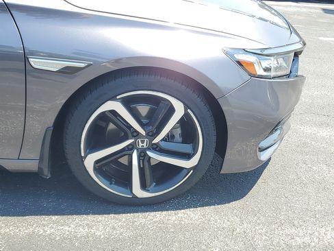 Used 2018 Honda Accord Sport image 5