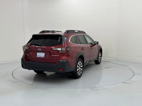Used 2025 Subaru Outback Premium image 6