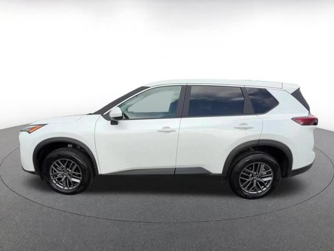 Used 2026 Nissan Rogue SV FWD image 9