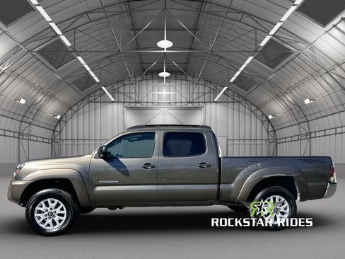 Used 2012 Toyota Tacoma 4x4 Double Cab w/ SR5 Pkg image 11