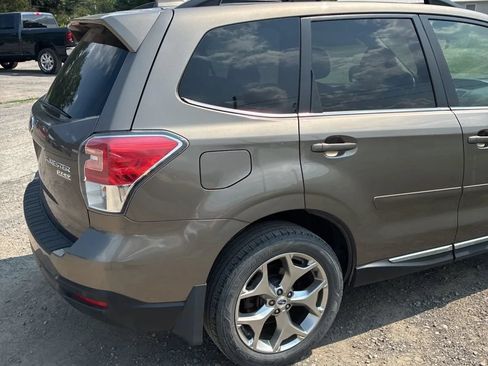 Used 2017 Subaru Forester 2.5i Touring AWD/4WD image 9