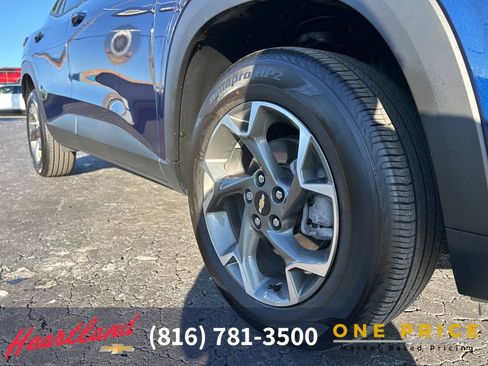 Used 2024 Chevrolet Trax LT w/ Driver Confidence Package image 11