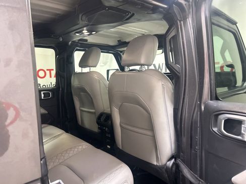 Used 2021 Jeep Wrangler Unlimited Sahara AWD/4WD image 13