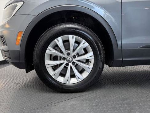 Used 2020 Volkswagen Tiguan S image 29
