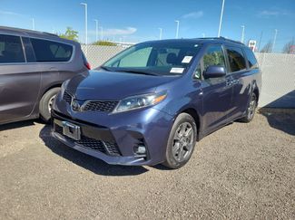 Used 2019 Toyota Sienna SE w/ SE Preferred Package video 1