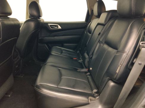 Used 2020 Nissan Pathfinder SL AWD/4WD image 18