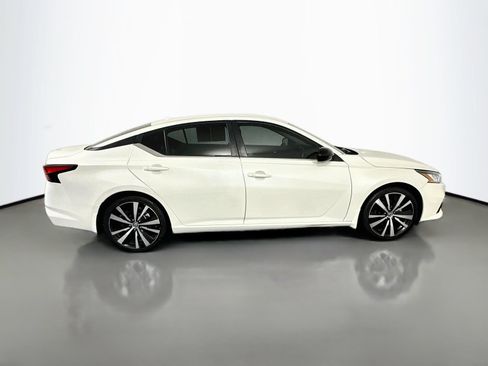 Used 2022 Nissan Altima 2.5 SR FWD image 8