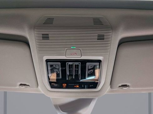 Certified 2025 Volkswagen Atlas SE FWD image 21