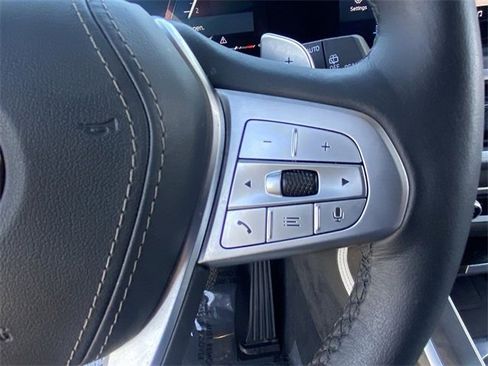 Certified 2025 BMW X7 xDrive40i w/ Premium Package image 24