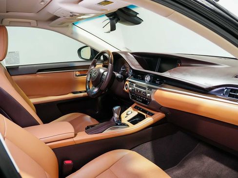 Used 2016 Lexus ES 350 w/ Navigation System Package FWD image 25