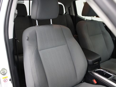 Used 2019 Toyota Tacoma SR5 AWD/4WD image 29