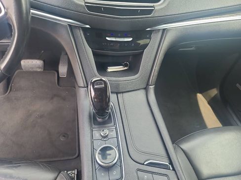 Used 2021 Cadillac XT5 Premium Luxury FWD image 16