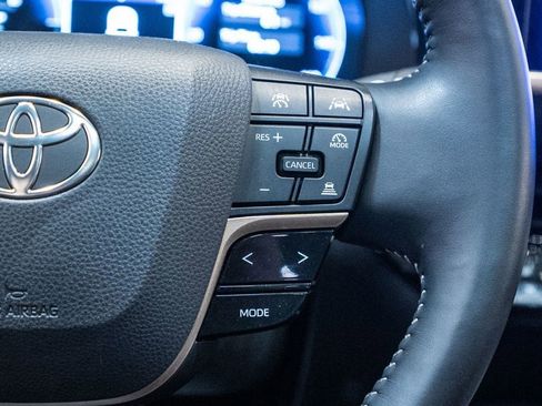 Certified 2024 Toyota Crown Limited image 18