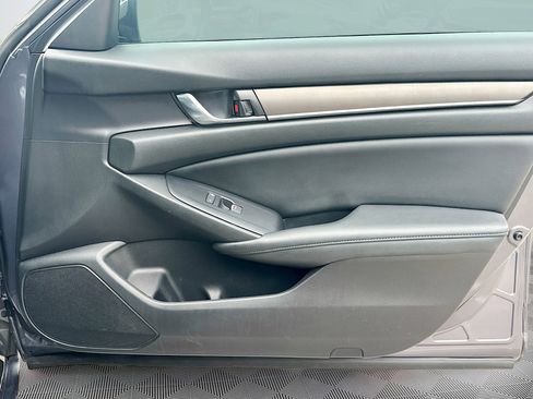 Used 2021 Honda Accord Hybrid image 32