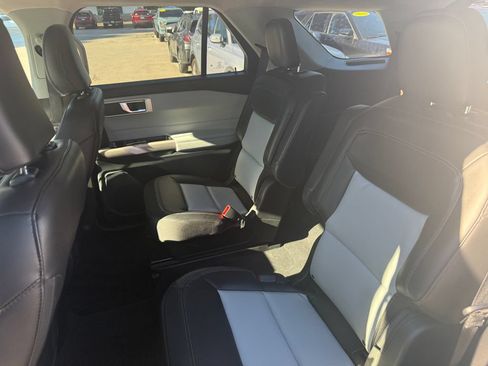 Used 2023 Ford Explorer XLT w/ Equipment Group 202A AWD/4WD image 36