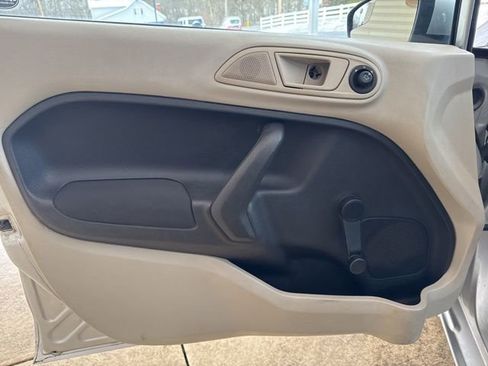 Used 2013 Ford Fiesta S image 13