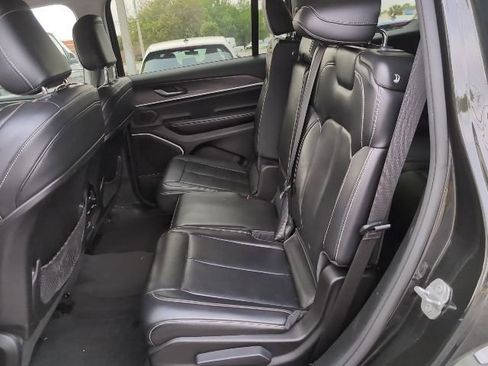 Used 2022 Jeep Grand Cherokee L Limited image 25