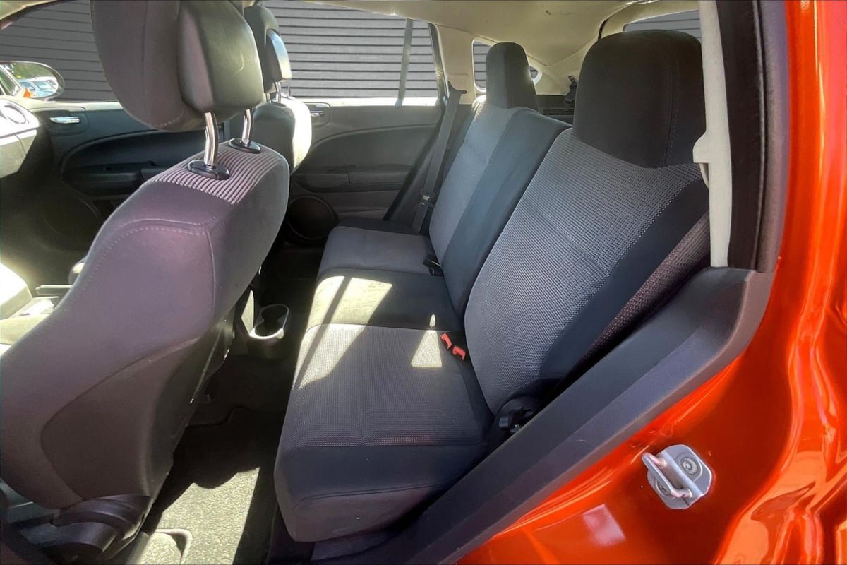 Used 2011 Dodge Caliber Heat FWD image 22