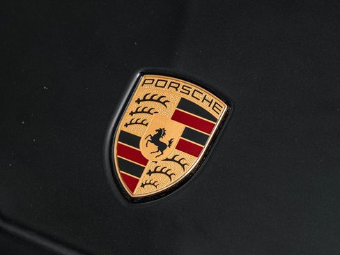 Certified 2025 Porsche Macan AWD/4WD image 15