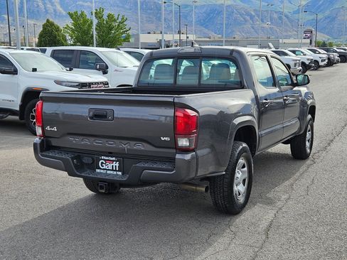 Used 2018 Toyota Tacoma SR AWD/4WD image 3