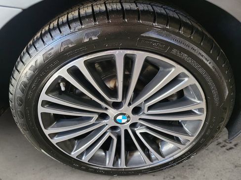 Used 2018 BMW 530i xDrive AWD/4WD image 12