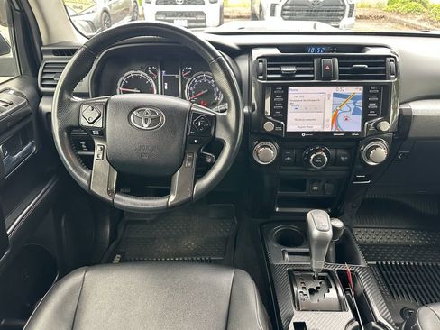 Used 2020 Toyota 4Runner TRD Off-Road Premium AWD/4WD image 15
