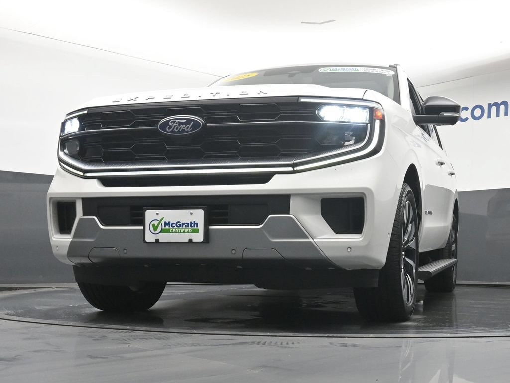 Used 2025 Ford Expedition Platinum w/ Driver's Package AWD/4WD image 7