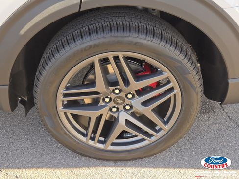 New 2026 Ford Explorer ST-Line w/ ST-Line Street Pack image 5