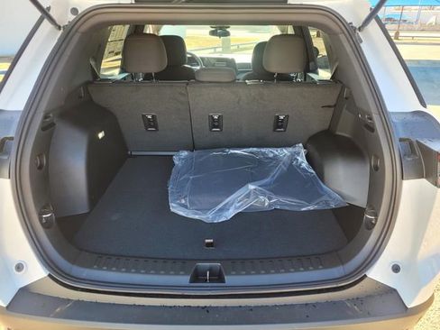 New 2026 Chevrolet Equinox LT image 6