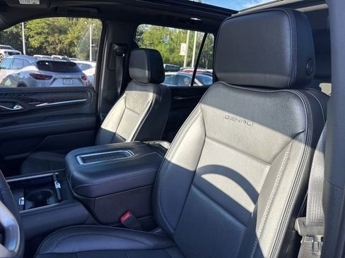 Used 2023 GMC Yukon Denali AWD/4WD image 15