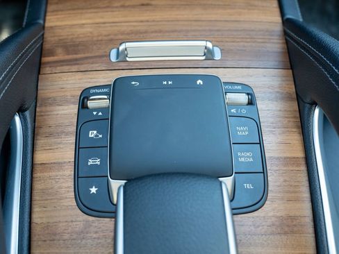 Used 2024 Mercedes-Benz GLE 350 4MATIC w/ Driver Assistance Package image 32