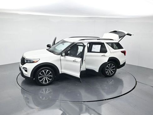 Used 2022 Ford Explorer ST image 46