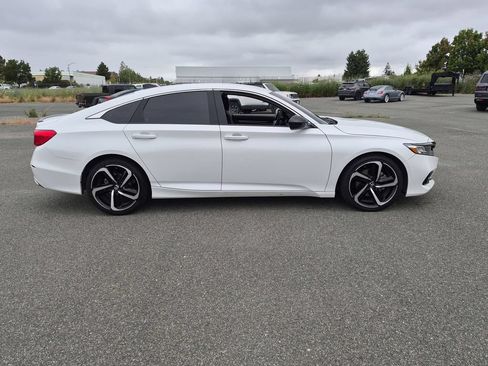 Used 2021 Honda Accord Sport Special Edition image 3