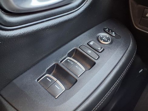 Certified 2024 Honda HR-V EX-L image 10