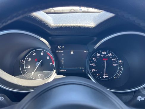 Used 2023 Alfa Romeo Stelvio Ti AWD/4WD image 11