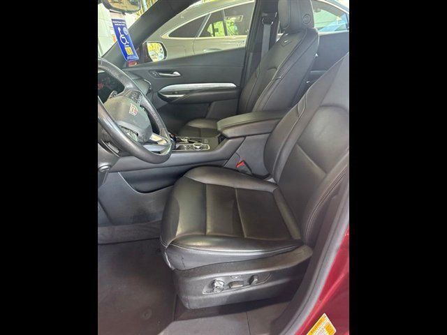 Used 2024 Cadillac XT4 Premium Luxury w/ Technology Package FWD image 8
