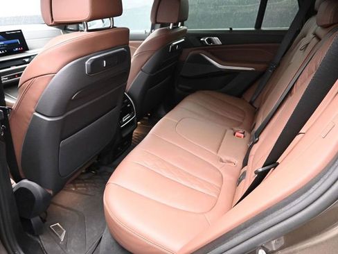 Used 2025 BMW X5 xDrive50e w/ Executive Package image 17