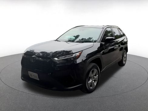 Used 2024 Toyota RAV4 XLE image 7