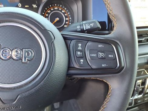 Used 2024 Jeep Gladiator Willys image 37