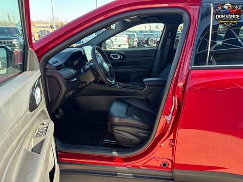 New 2026 Jeep Compass Latitude image 11