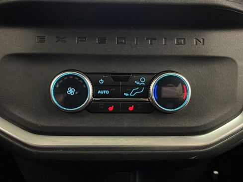 Used 2025 Ford Expedition Max King Ranch AWD/4WD image 38