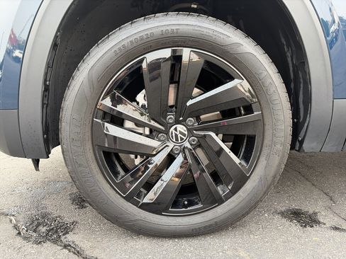 Used 2023 Volkswagen Atlas Cross Sport SE w/ Panoramic Sunroof Package AWD/4WD image 12