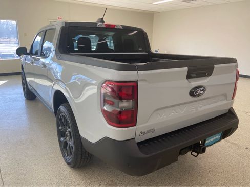 New 2026 Ford Maverick Lariat w/ Black Appearance Package image 8
