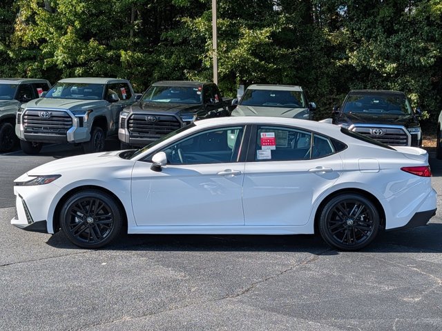 Used 2026 Toyota Camry SE FWD image 4