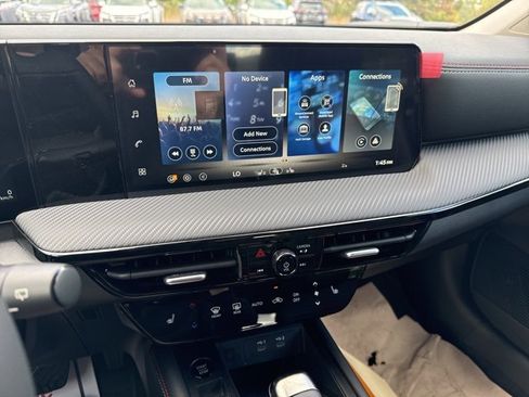 New 2026 Nissan Kicks SR w/ Cold Weather Package image 15