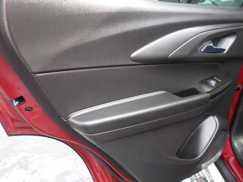 Used 2022 Chevrolet TrailBlazer LT w/ LPO, Blackout Package image 31