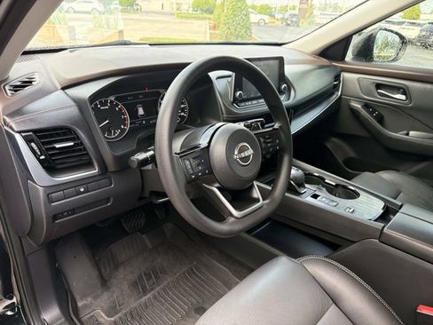 Used 2022 Nissan Rogue SV FWD image 14